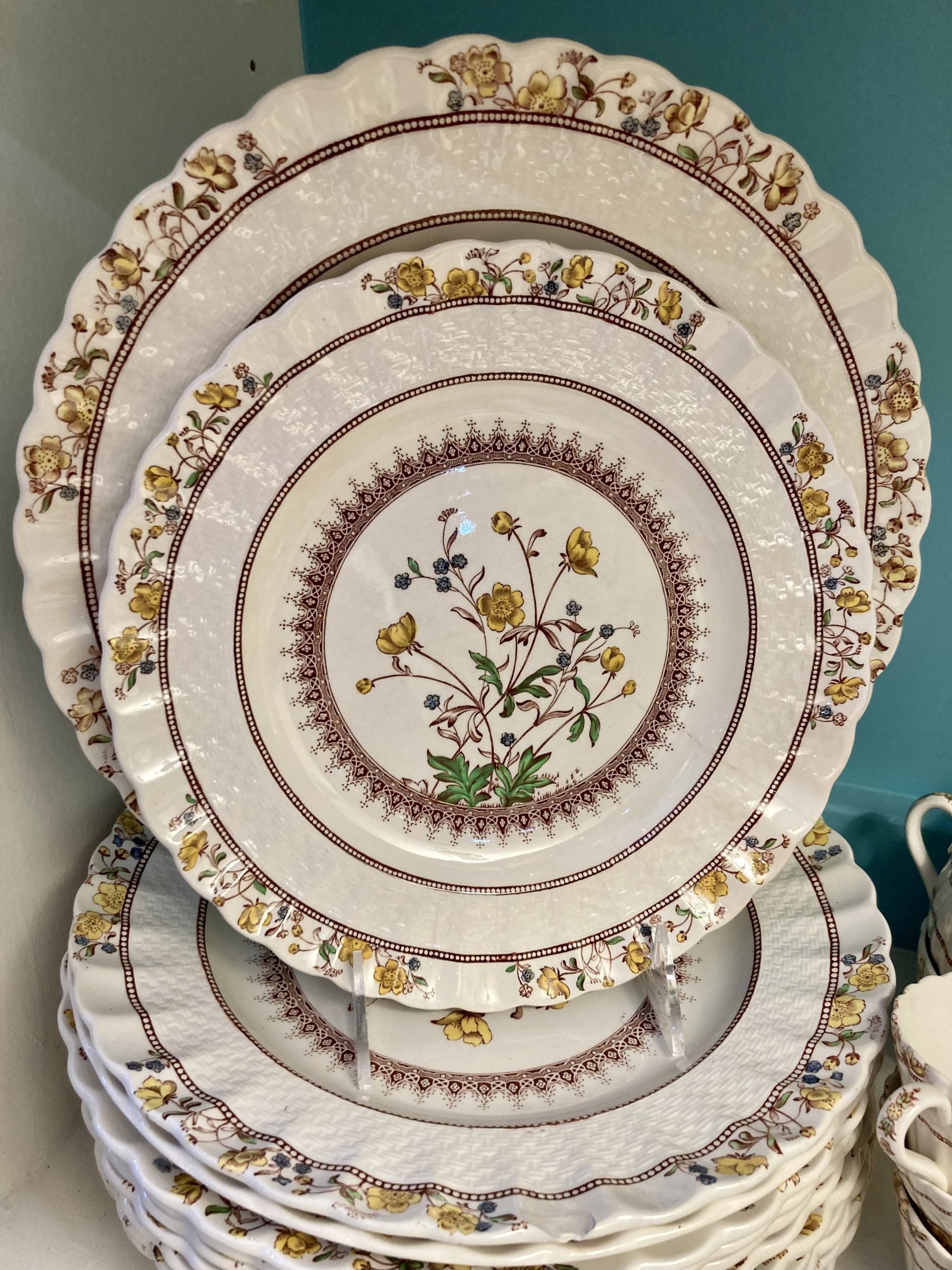 Copeland Spode Buttercup China 89 Pieces