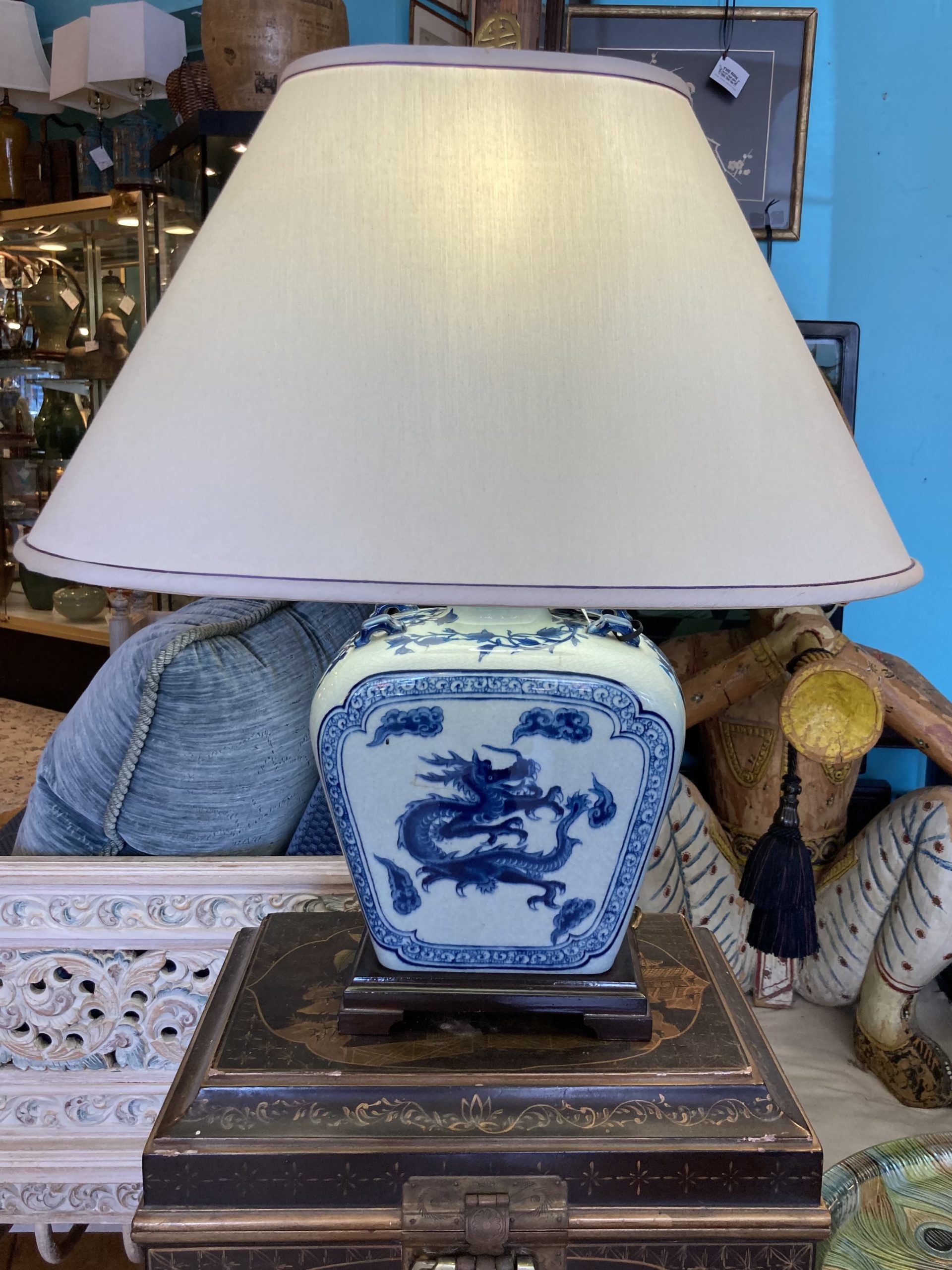 Dragon Motif Blue White Porcelain Lamp