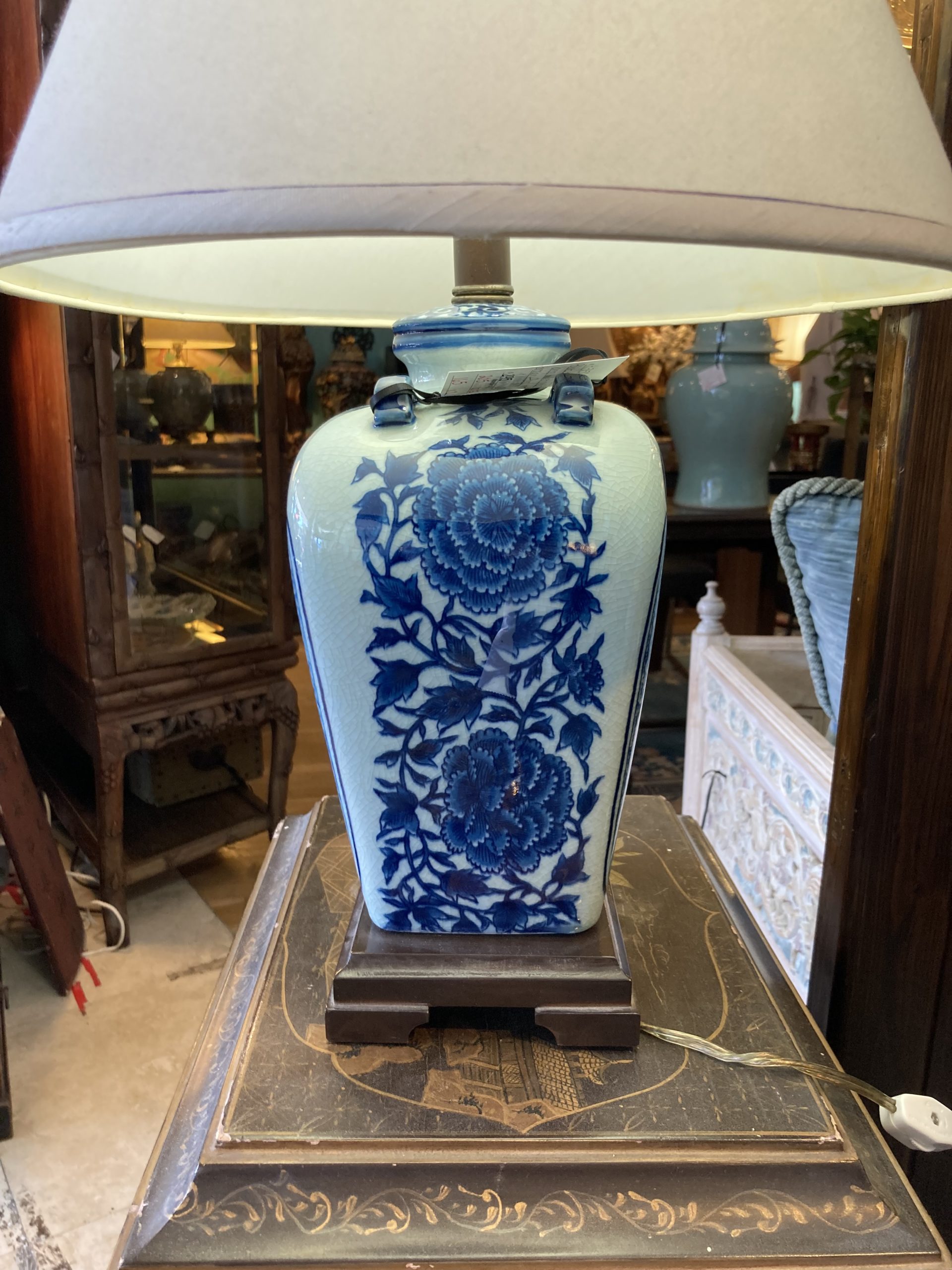 Dragon Motif Blue White Porcelain Lamp