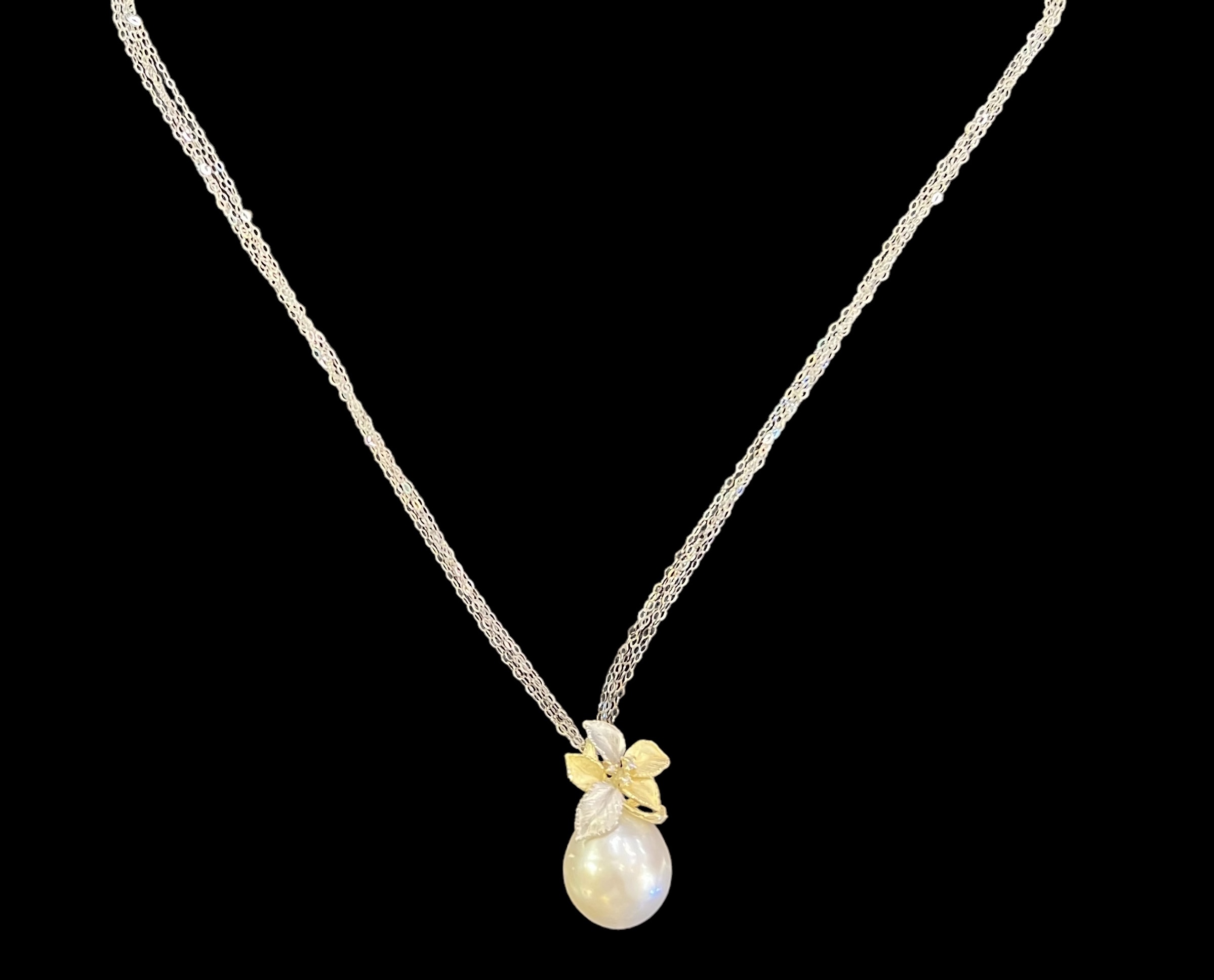 Oversize Pearl Diamond Bow Necklace