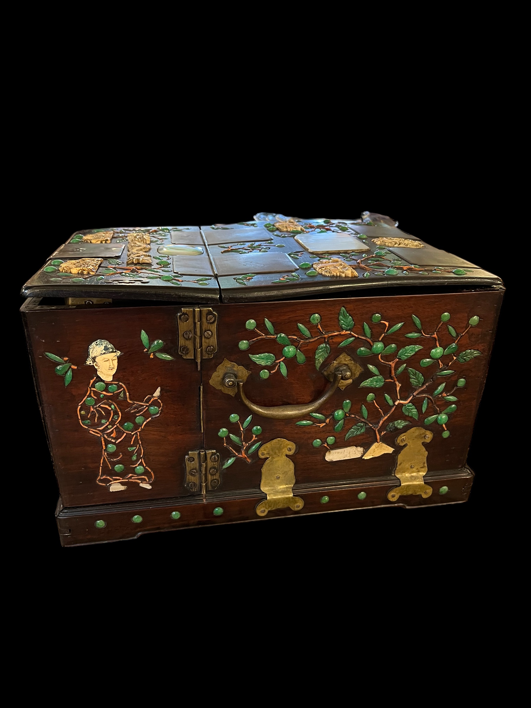 Antique Chinese Missy Box