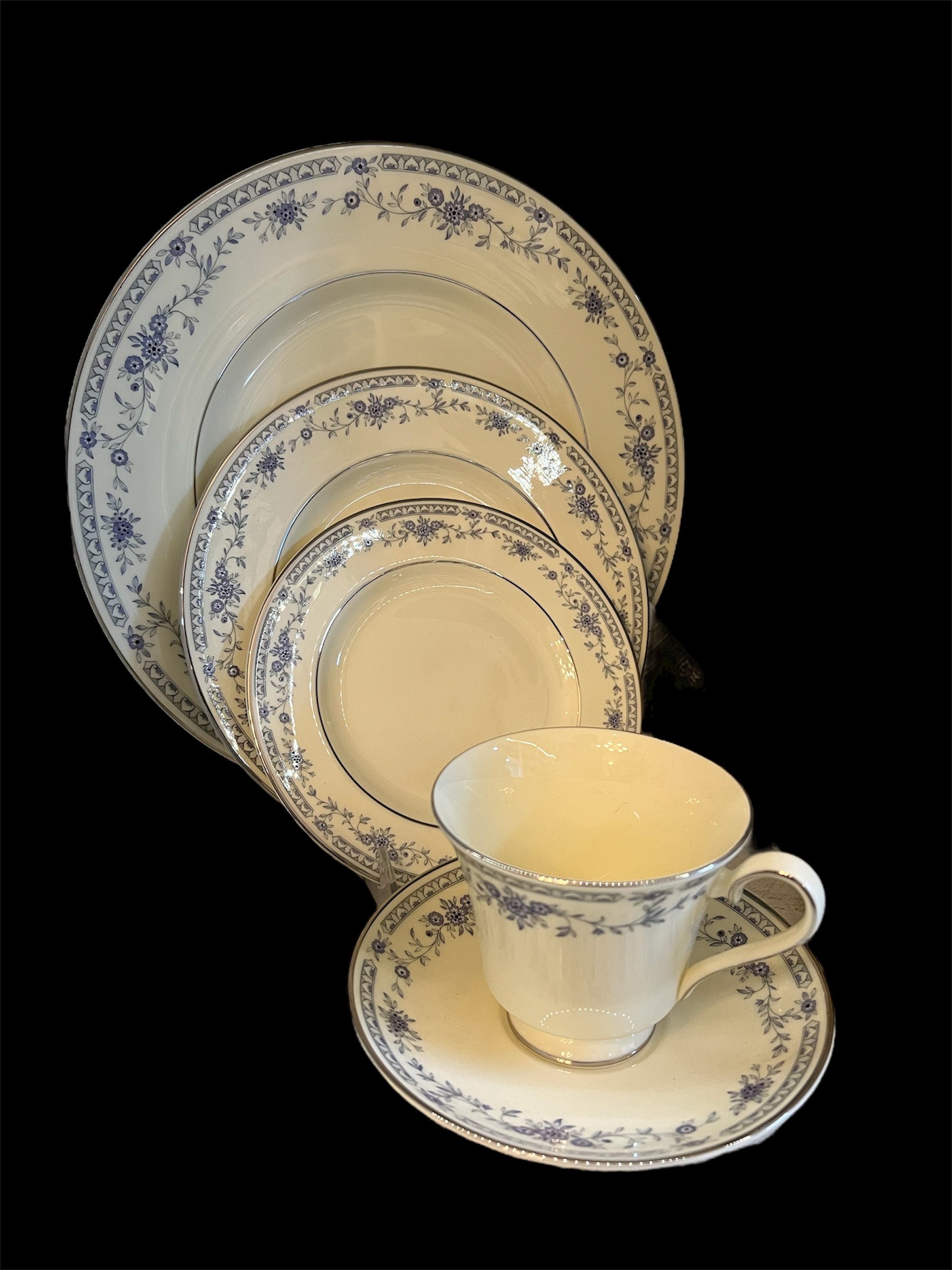 Minton Bellemeade 43 Pieces China