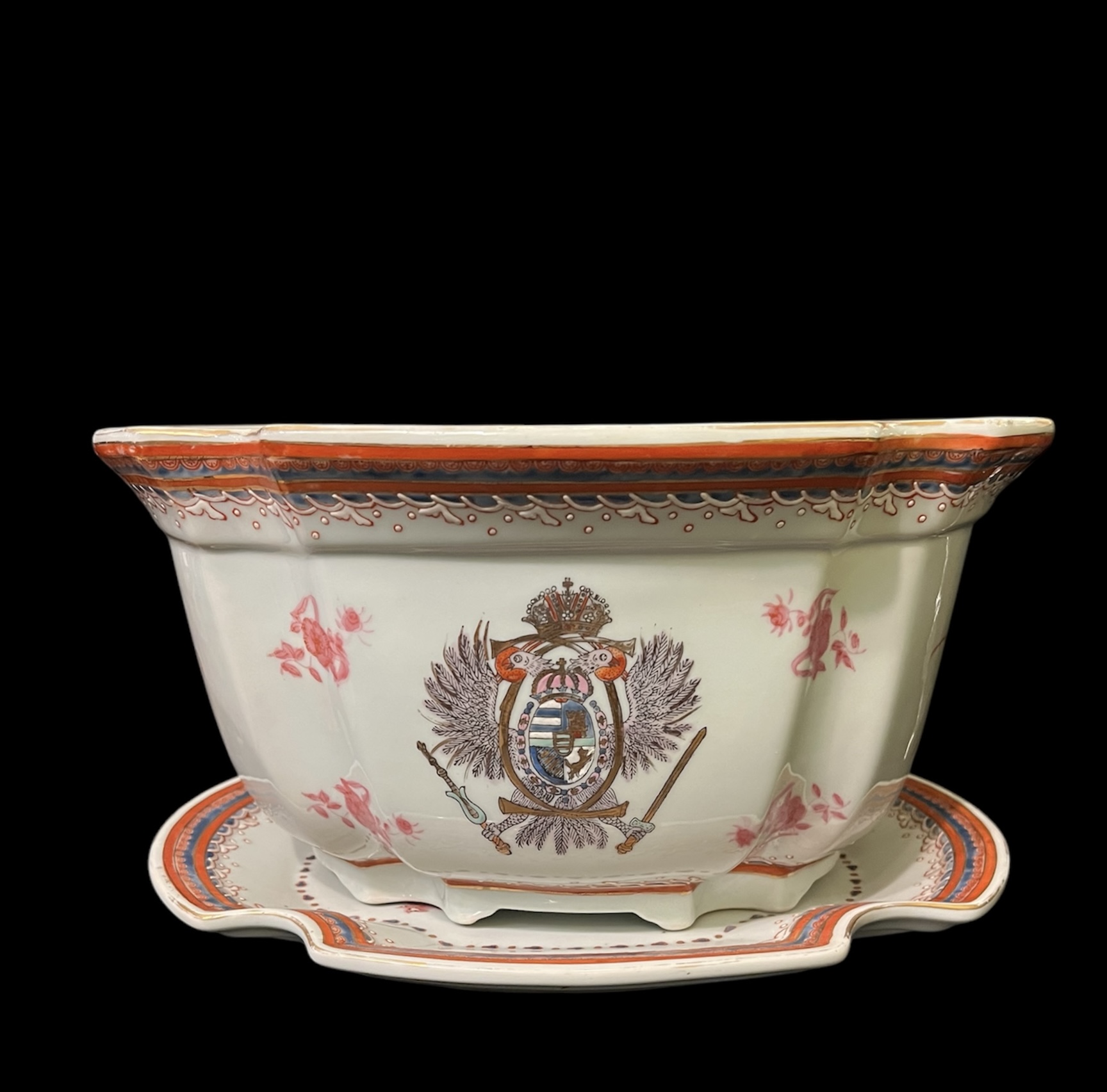 Chinese Export Armorial Motif Cachepot