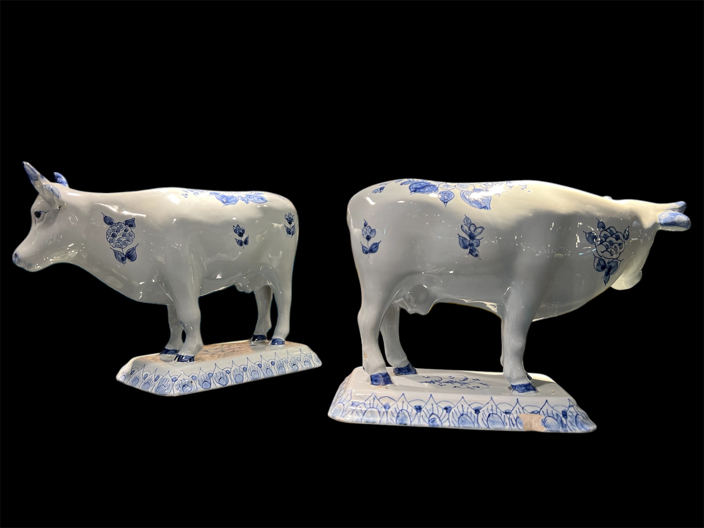 Italian Blue White Porcelain Cows