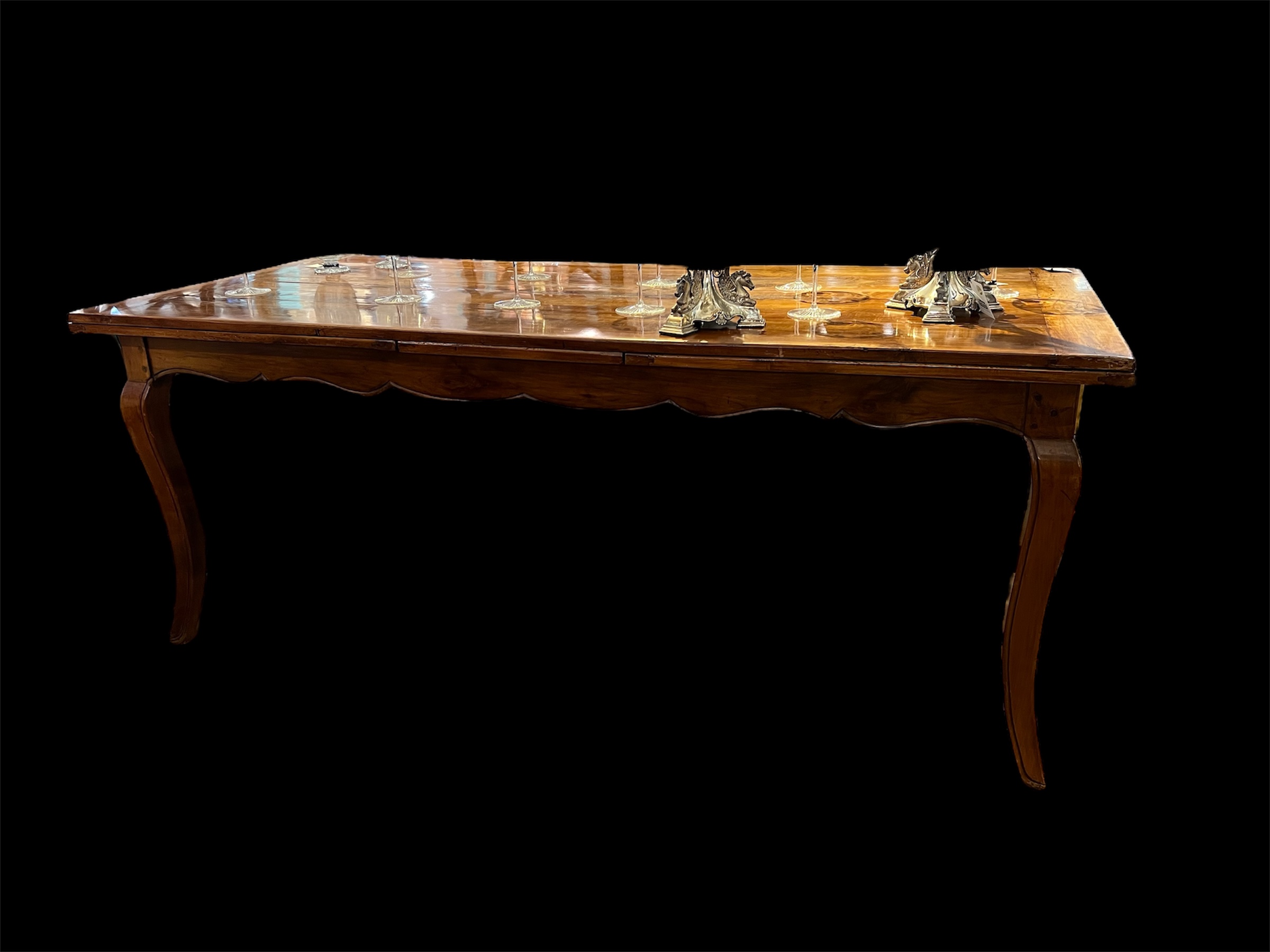 19th Century French Drawleaf Dining Table