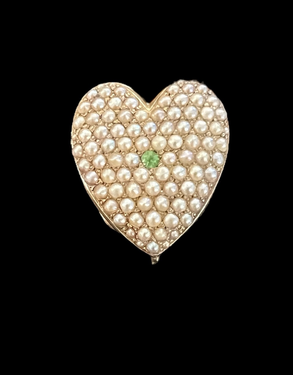 Antique Gold Pearl Sweetheart Pin