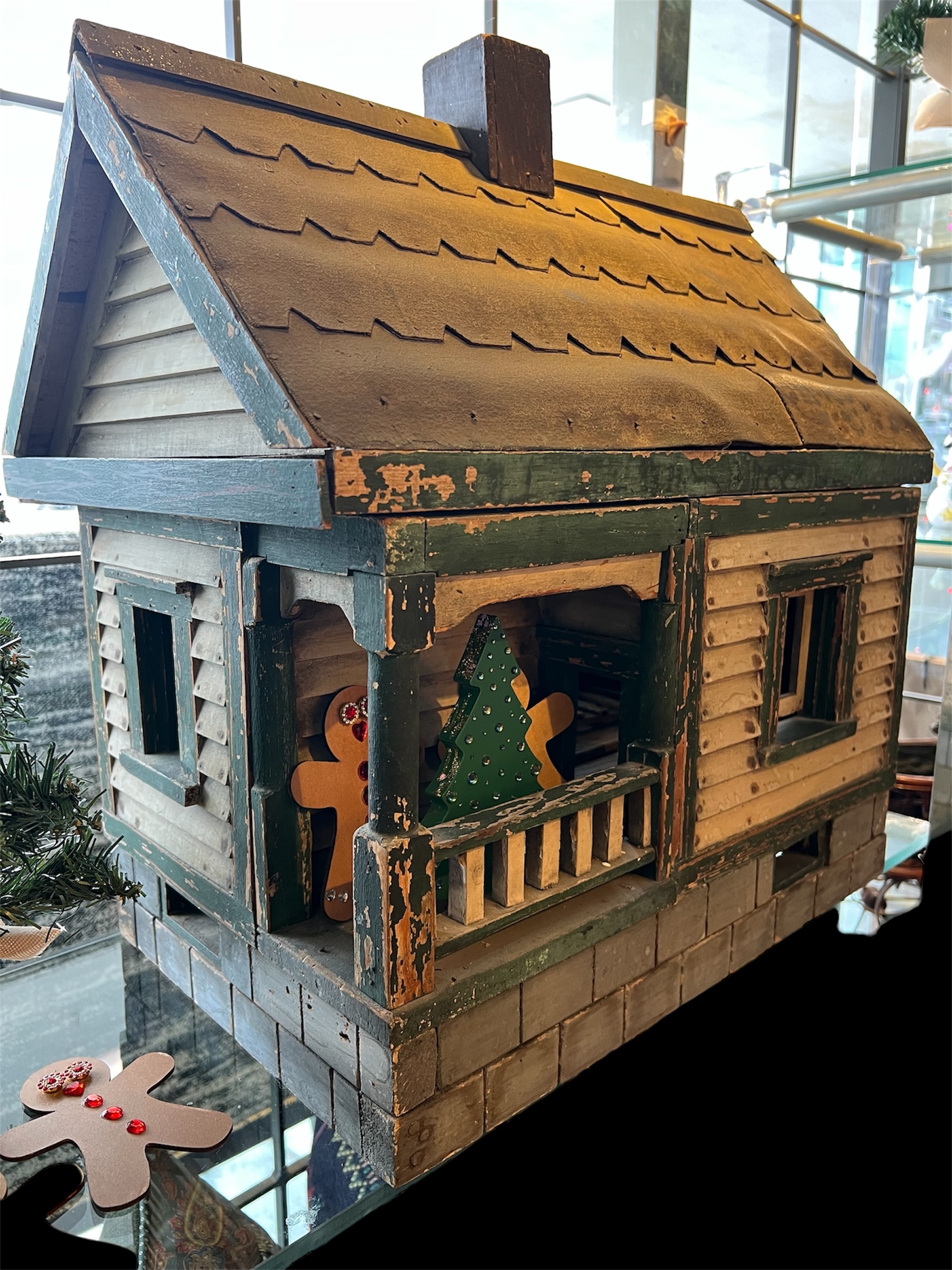 Antique American Cabin Doll House