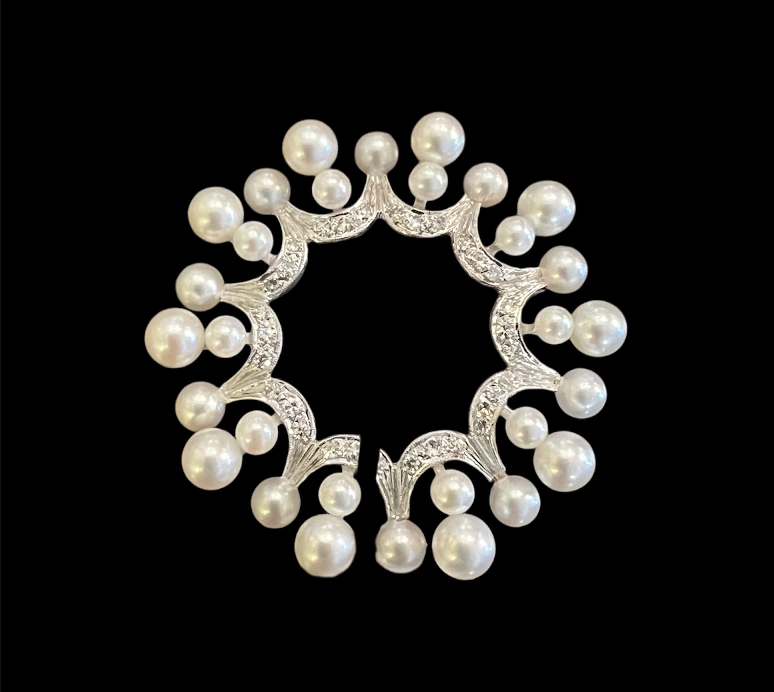 Diamond Pearl Circle Pin